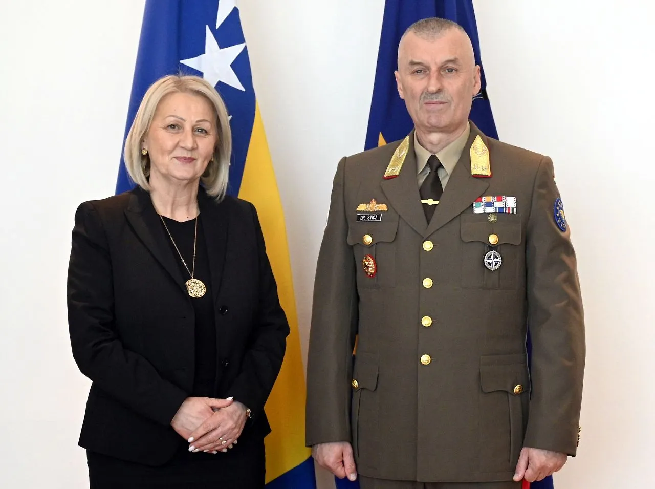 Предсједавајућа Кришто са командантом ЕУФОР-а генерал-мајором Штицем