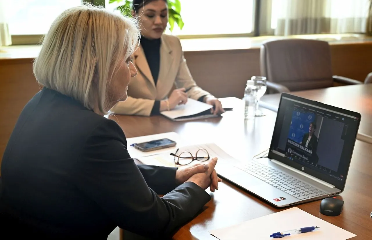 Предсједавајућа Кришто путем видео-везе на 10. самиту ЕБРД-а
о улагању у Западни Балкан
