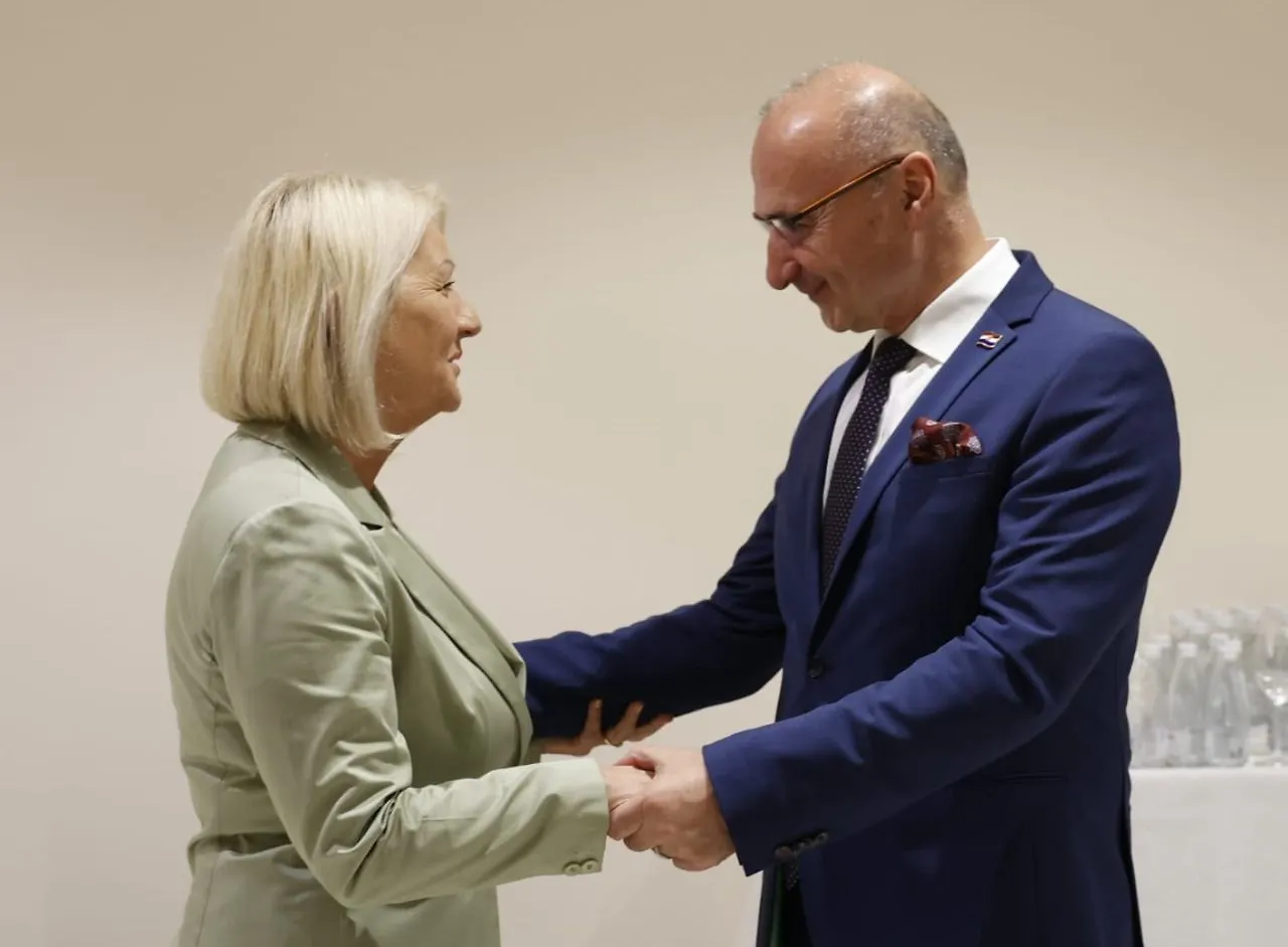 Предсједавајућа Кришто с Грлићем Радманом и Пахором у Мостару