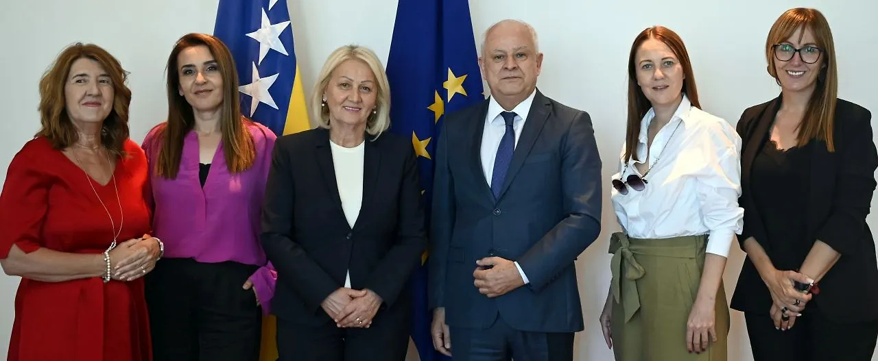 Предсједавајућа СМ БиХ  Борјана Кришто с директорима штампаних медија из Босне и Херцеговине