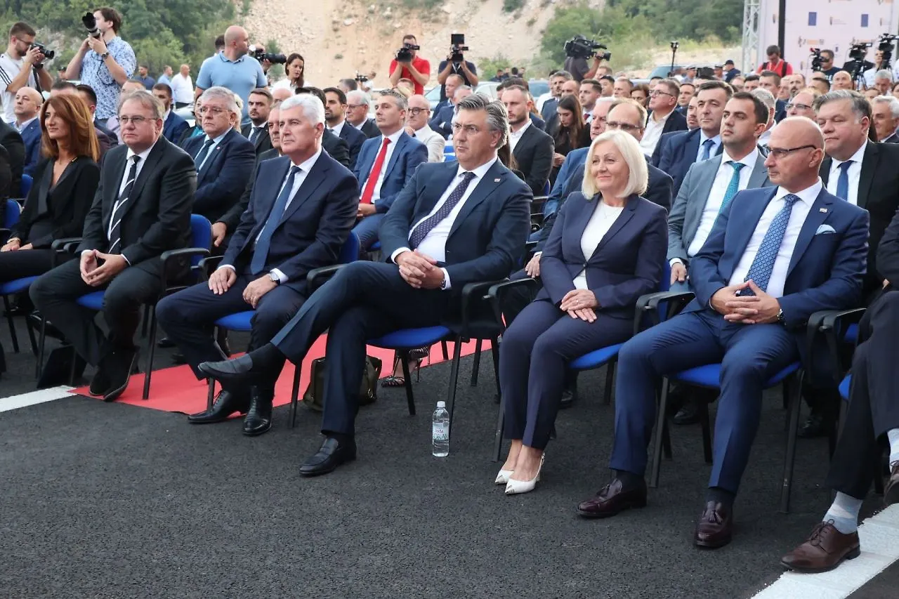 Предсједавајућа СМБиХ Кришто на свечаности отворења моста „Херцеговина“, који спаја јужни дио БиХ са ЕУ-ом