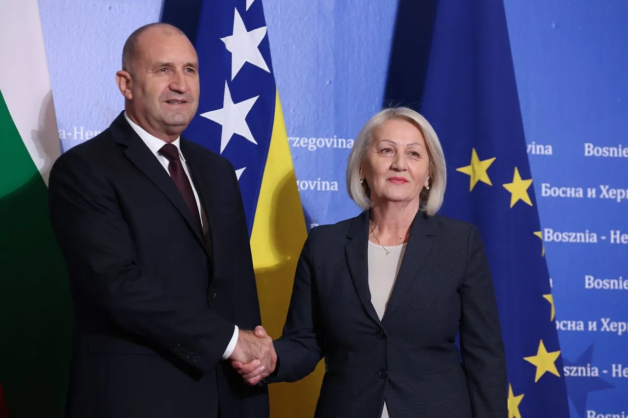Chairwoman of Council of Ministers of BIH Borjana Krišto Receives in Official Visit President of Republic of Bulgaria Romen Radev

