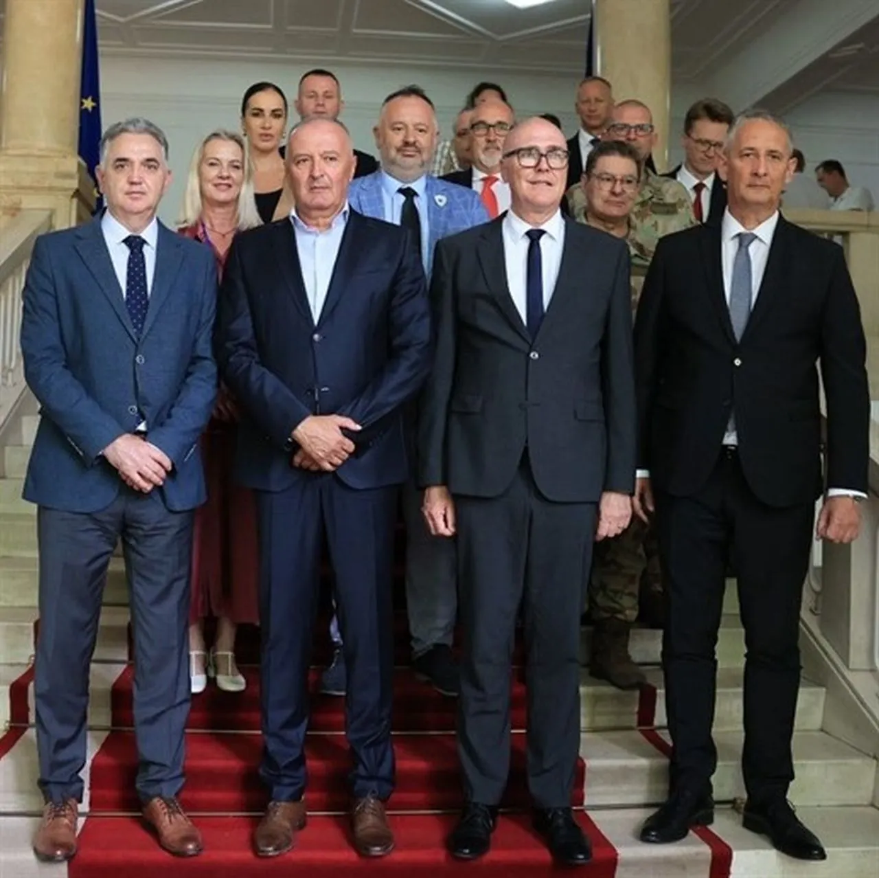 Министар Хелез у службену посјету примио министра одбране Швајцарске Конфедерације

