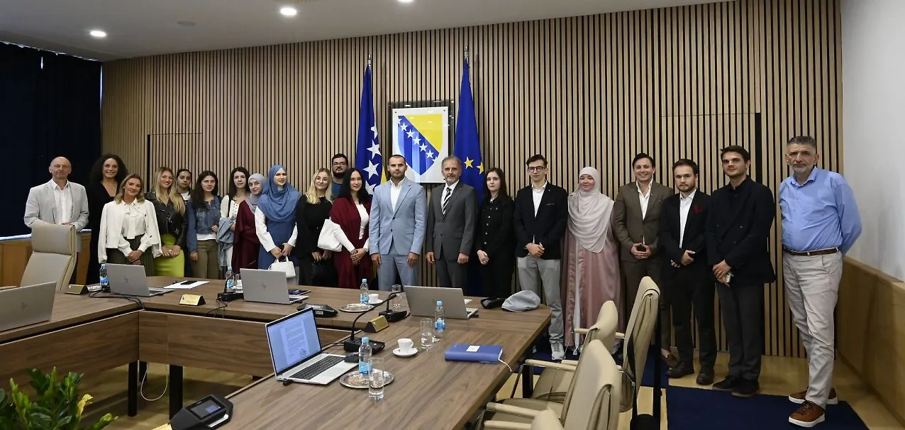 Polaznici Škole diplomacije posjetili Generalno tajništvo Vijeća ministara BiH 