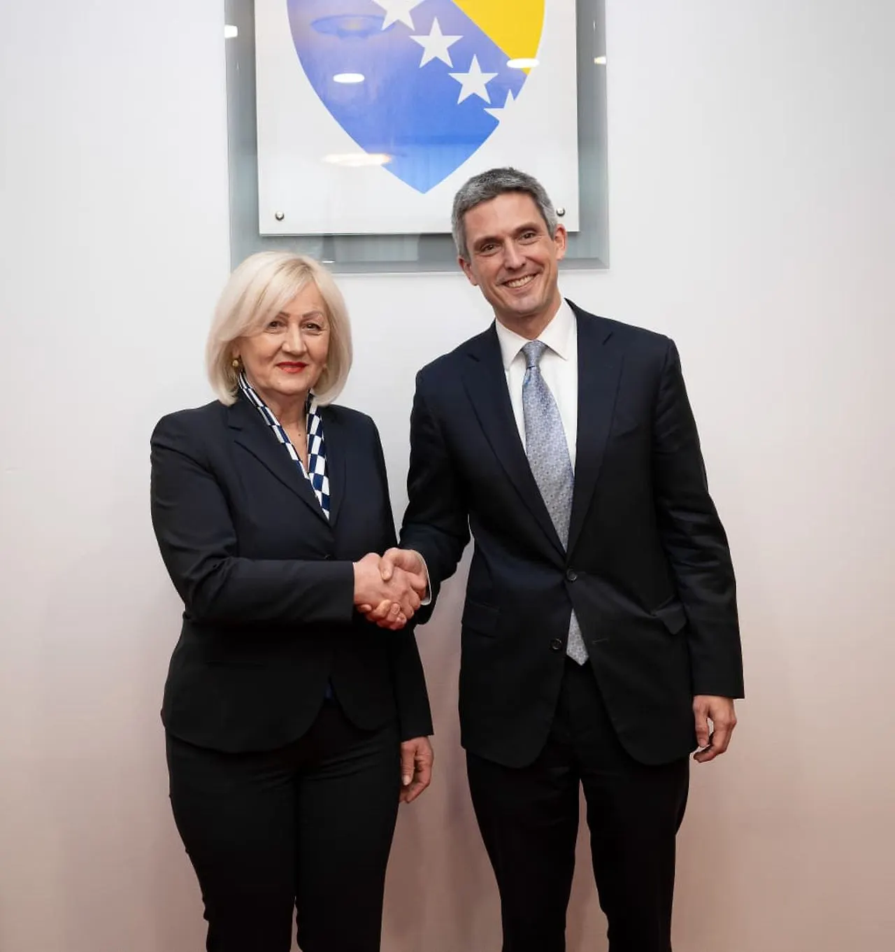 Састанак предсједавајуће Савјета министара БиХ Борјане Кришто и директора у Канцеларији у Бироу за европска и евроазијска питања САД-а Марка Флеминга 