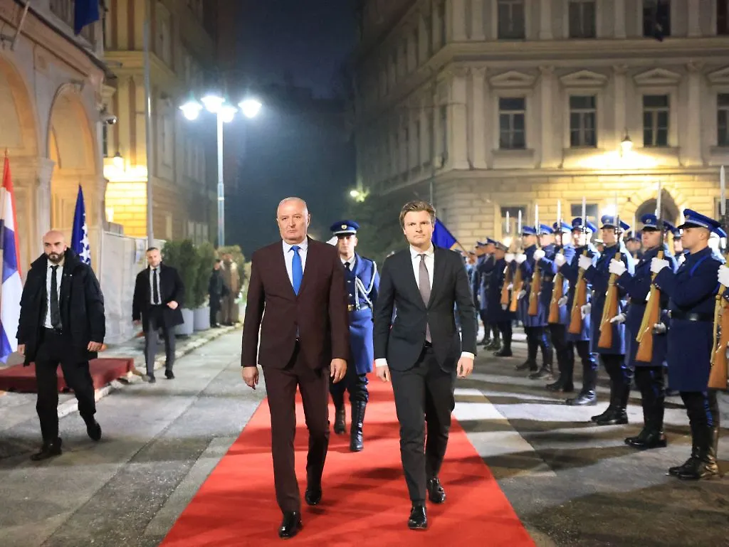 Министар одбране БиХ Зукан Хелез примио у службену посјету министра одбране Краљевине Низоземске