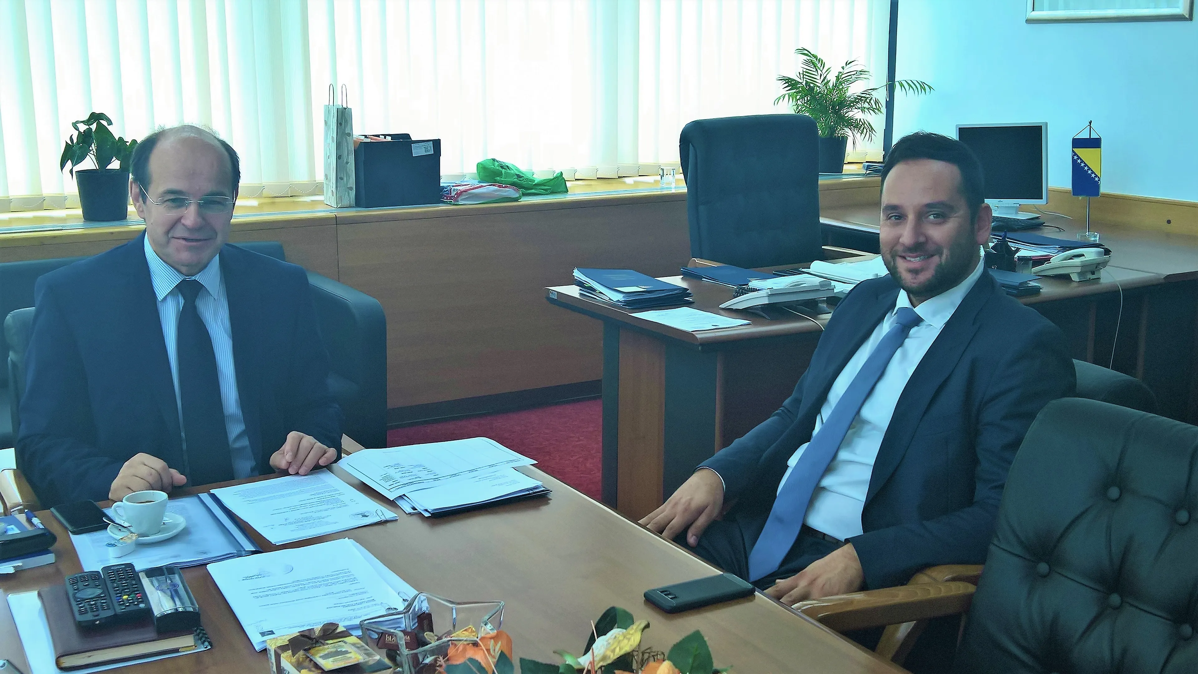 Министар Адил Османовић разговарао са Алмиром Бадњевићем – Успјеси младих научника показатељ су којим путем БиХ треба да иде 