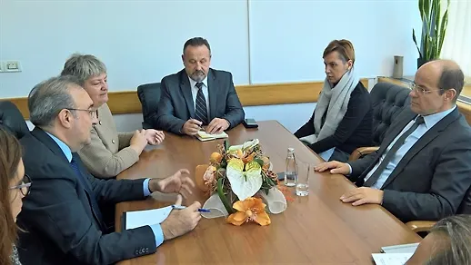 Министар Адил Османовић са турским амбасадором и представницима Унско-санског кантона о здравственом збрињавању миграната - Помоћ хитно потребна	

