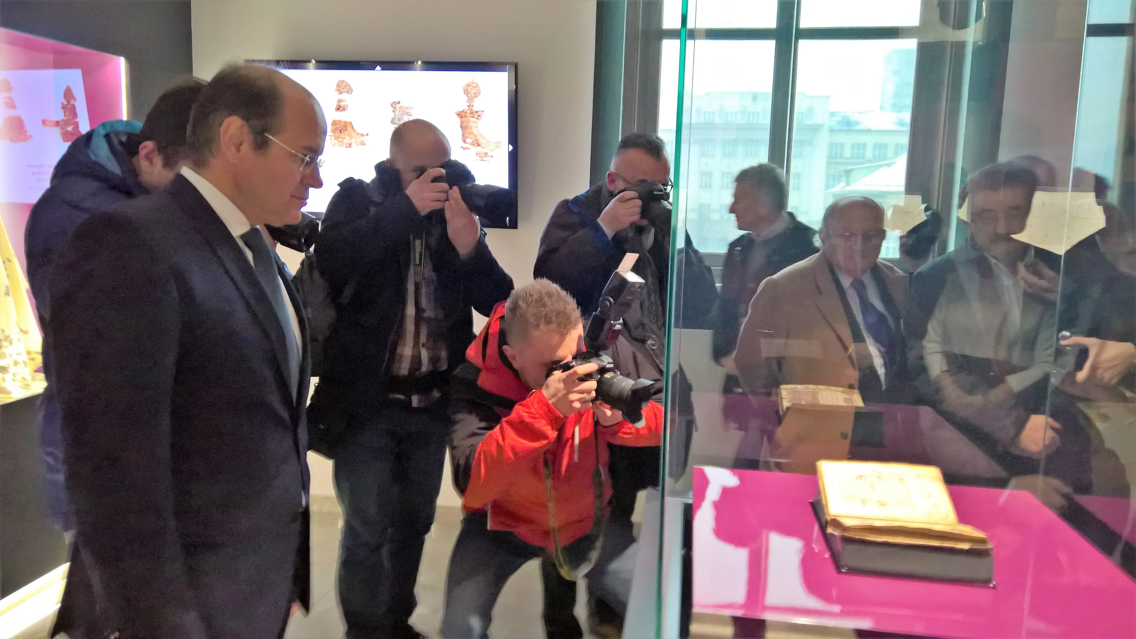 Отворена обновљена просторија у којој се чува Сарајевска Хагада- Приоритет очување и промоција културне баштине