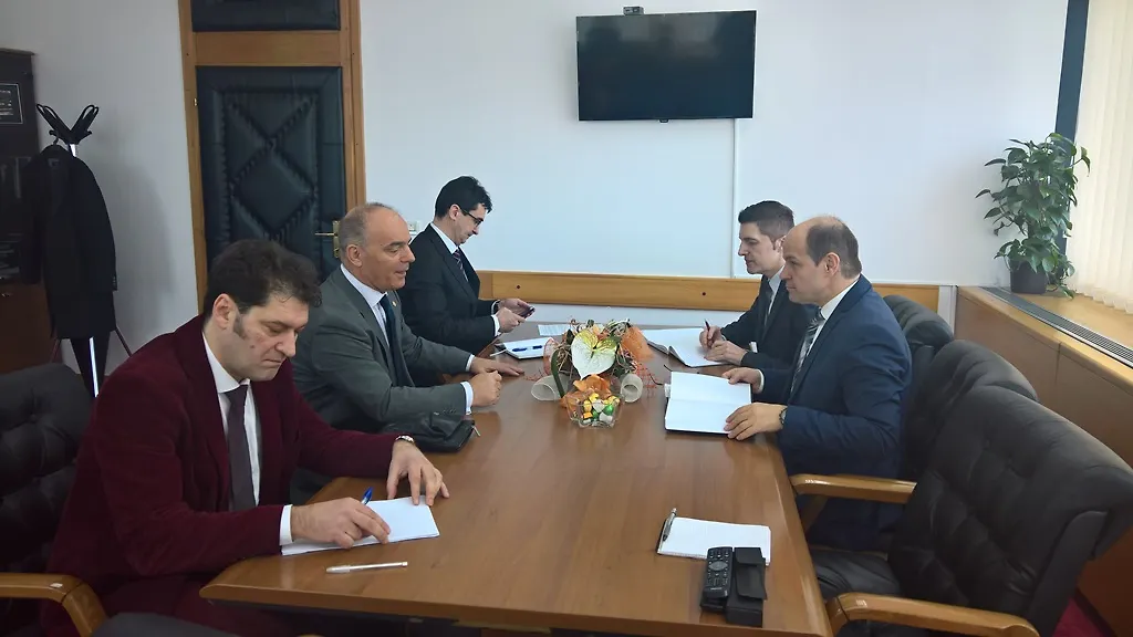 Ministar Adil Osmanović razgovarao sa predstavnicima sveučilišta u Sarajevu i Istočnom Sarajevu- Suradnja na projektima Europske unije