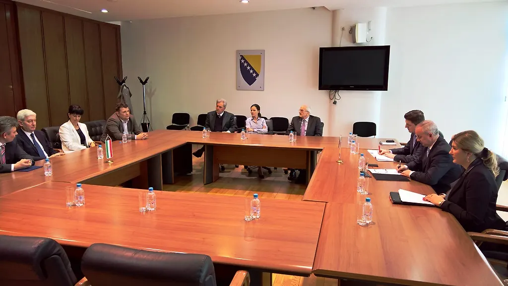 Ministarstvo civilnih poslova BiH posjetili predstavnici Sveučilišta u Pečuhu i Veleposlanstva Madžarske u BiH – Zajednički interes donošenje Programa obrazovne i kulturne suradnje BiH i Madžarske za razdoblje 2017-2019