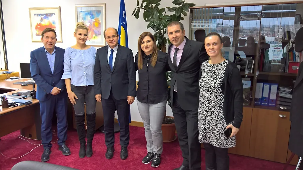 Ministar Adil Osmanović sa trofejnim džudistkinjama- Istorijski uspjesi Larise Cerić i Aleksandre Samardžić