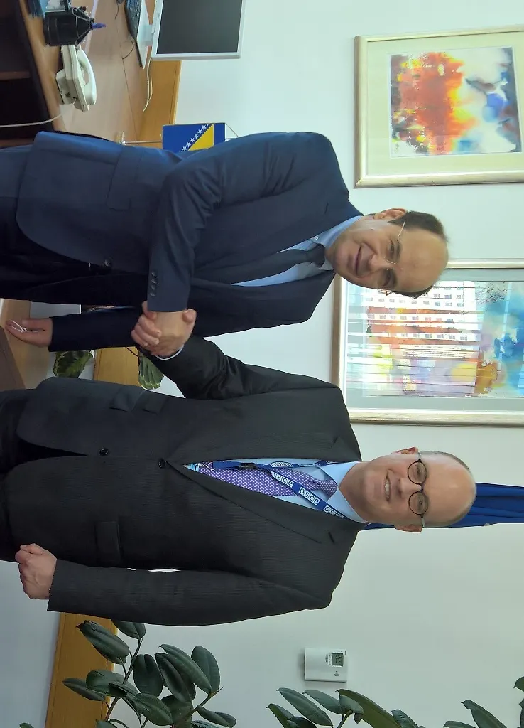 Osmanović i Moore razgovarali o aktuelnoj političkoj situaciji u Bosni i Hercegovini