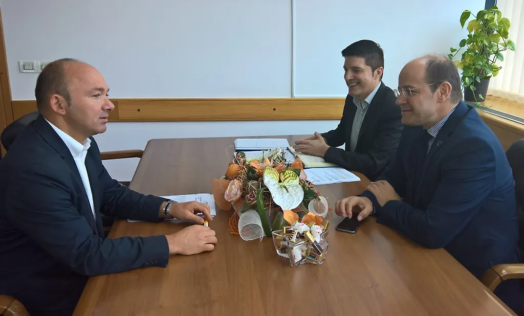 Ministar Adil Osmanović razgovarao sa veleposlanikom Austrije u BiH Martinom Pammerom