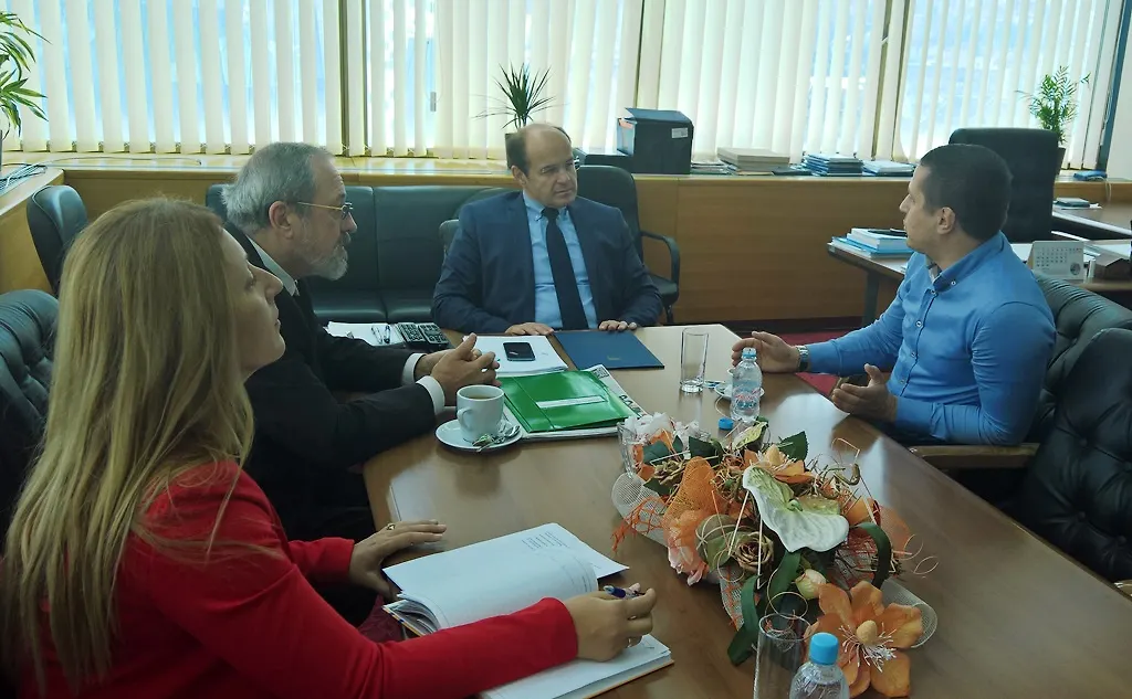 Министар Адил Османовић разговарао са директором Народног позоришта Тузла Армином Ћатићем