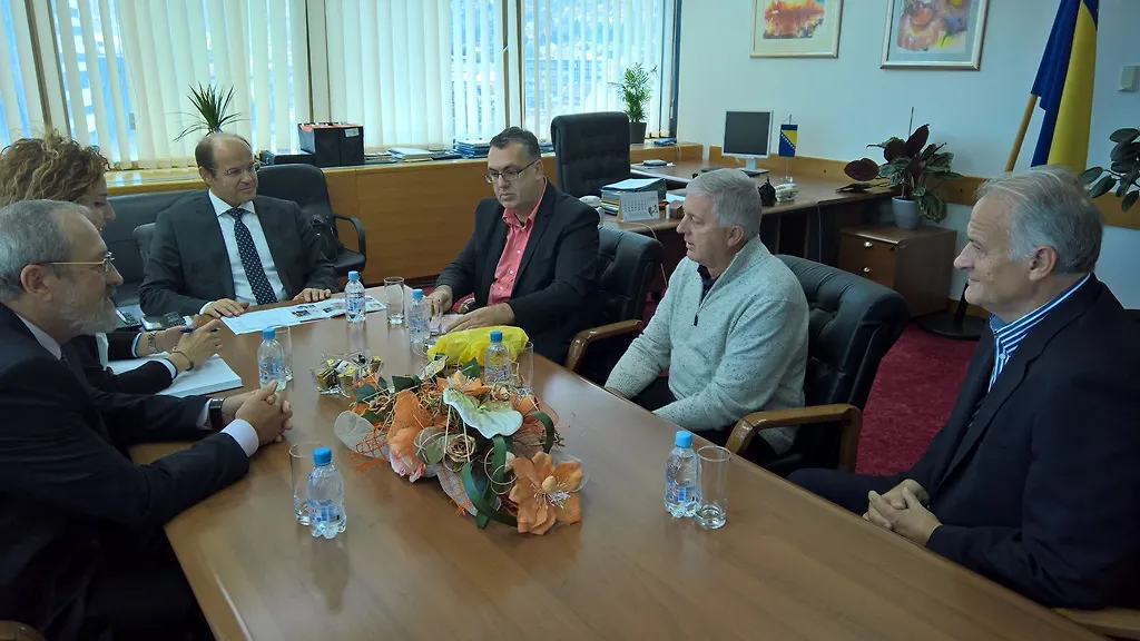 Селектор кадетске кошаркашке репрезентације Сједињених Америчких Држава Дон Шовалтер  у Министарству цивилних послова БиХ