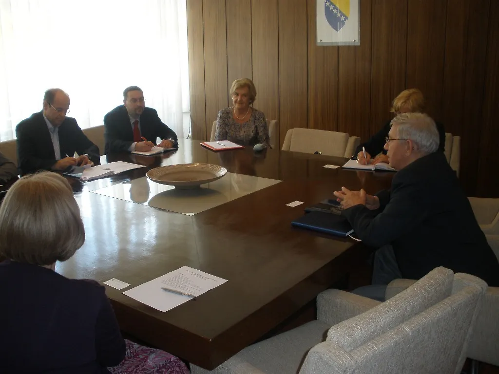 Ministar civilnih poslova BiH Adil Osmanović posjetio Akademiju nauka i umjetnosti Bosne i Hercegovine (ANUBIH)