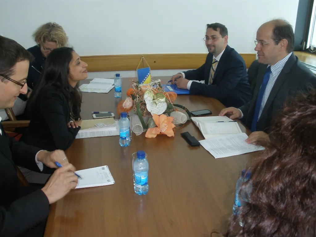 Ministar civilnih poslova Bosne i Hercegovine Adil Osmanović razgovarao sa  zamjenicom rezidentnog predstavnika UNDP-a u BiH Zahirom Virani – Ubrzati proces deminiranja 