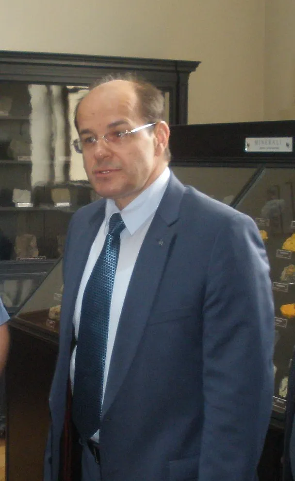 Ministar civilnih poslova Adil Osmanović o sedam institucija kulture od značaja za BiH u intervjuu Nezavisnom BH dnevniku “Oslobođenje”- Zabrinjavajuće je to da se javno mnijenje već počelo navikavati na to da je Zemaljski muzej zatvoren, a znamo koliko b