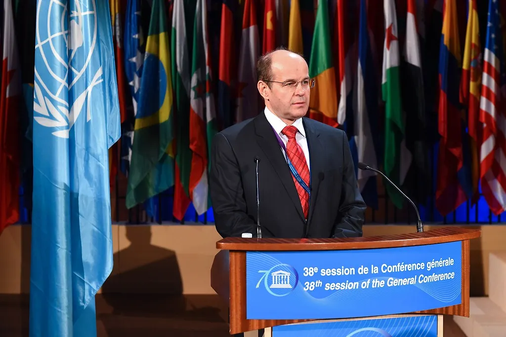 Министар цивилних послова Босне и Херцеговине Адил Османовић на 38. засједању Генералне конференције УНЕСКО-а, које се одржава у Паризу од 3. до 18.11.2015. године