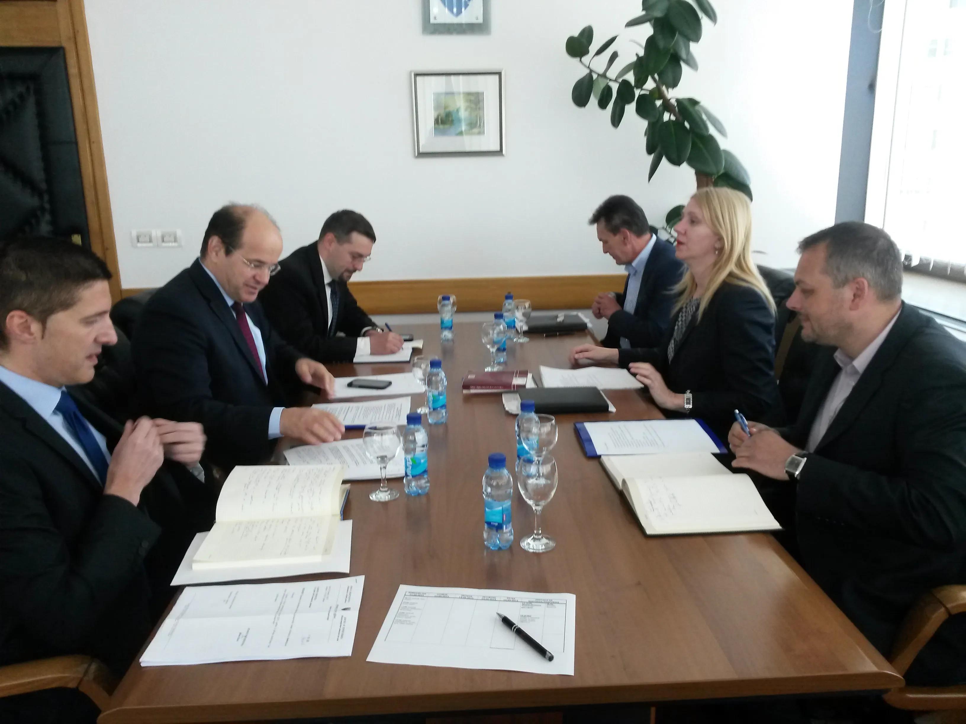 Ministar Adil Osmanović razgovarao sa ministricom obrazovanja i nauke Federacije BiH Elvirom Dilberović- Podrška dopuskim školama za djecu u dijaspori