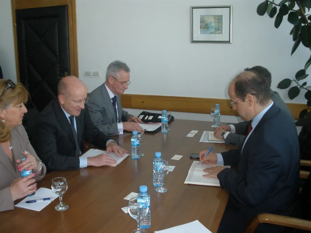 Ministar Adil Osmanović primio ambasadora Njemačke u BiH Kristijana Helbaha - podrška procesu deminiranja