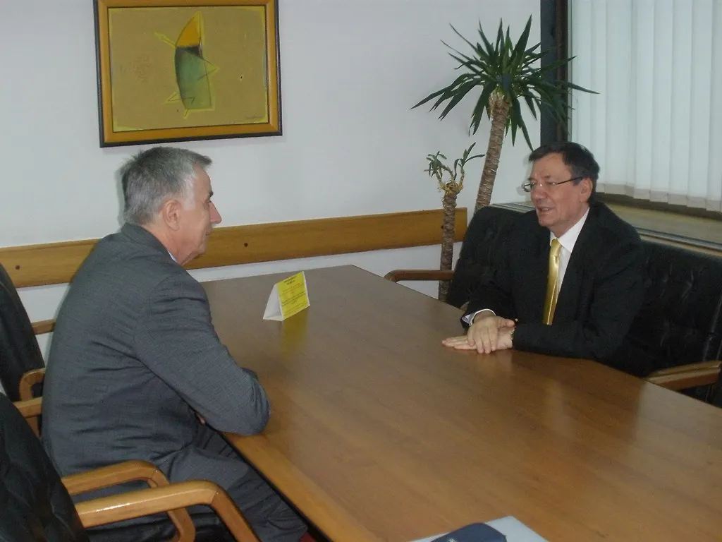 Ministar Sredoje Nović razgovarao sa ambasadorom Srbije u BiH Stanimirom Vukićevićem