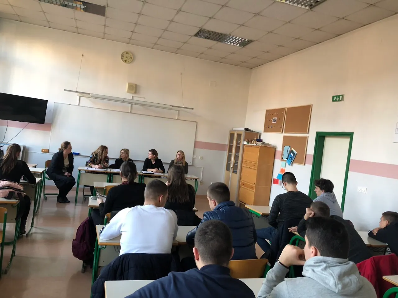 Posjeta predstavnika Ministarstva civilnih poslova BiH Trećoj gimnaziji u Sarajevu Upotreba kanabisa u strogo kontrolisane medicinske svrhe