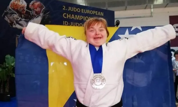 Ministar Adil Osmanović čestitao Azri Dedić uspjeh na Evropskom prvenstvu ID u džudou