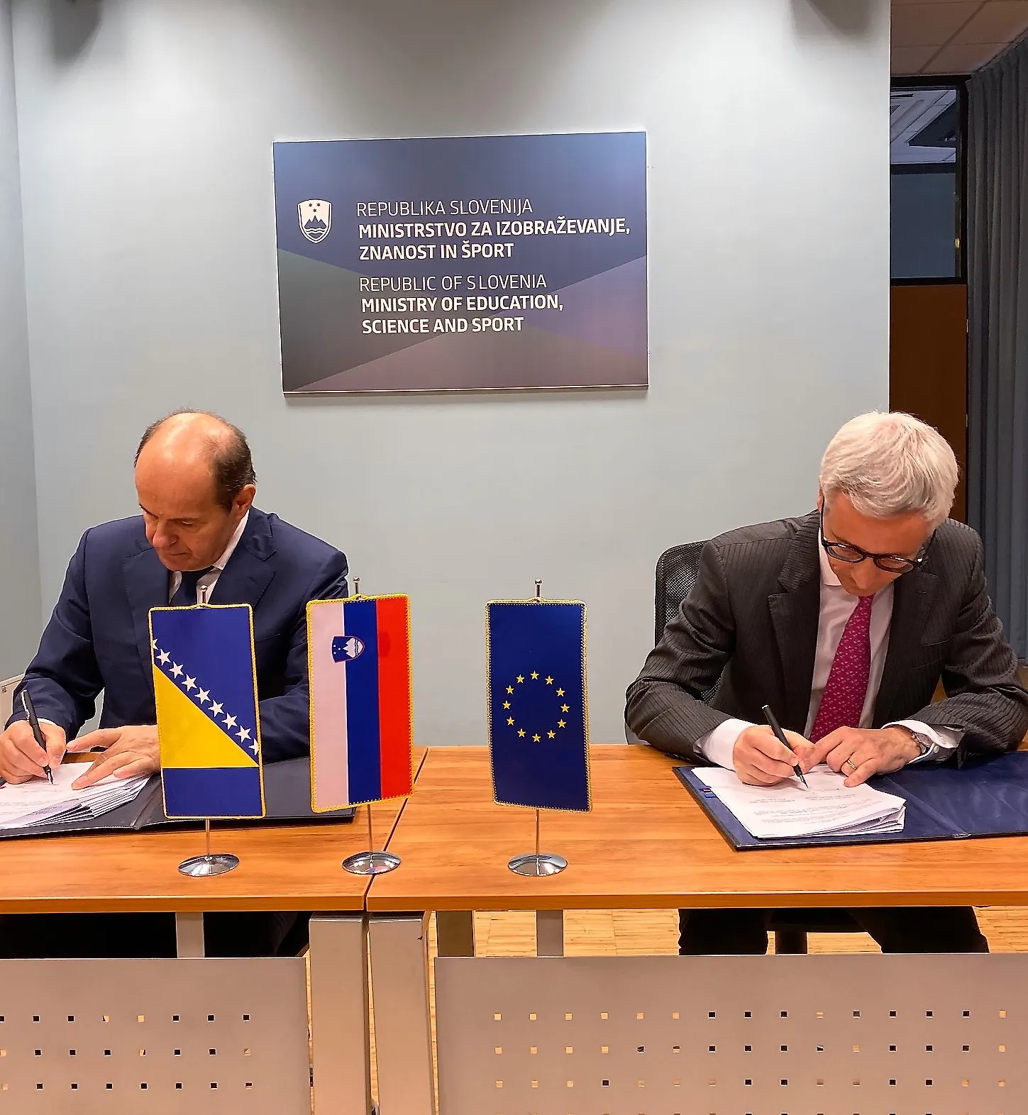 Potpisan Memorandum o saradnji između Ministarstva civilnih poslova i Ministarstva obrazovanja, nauke i sporta Republike Slovenije