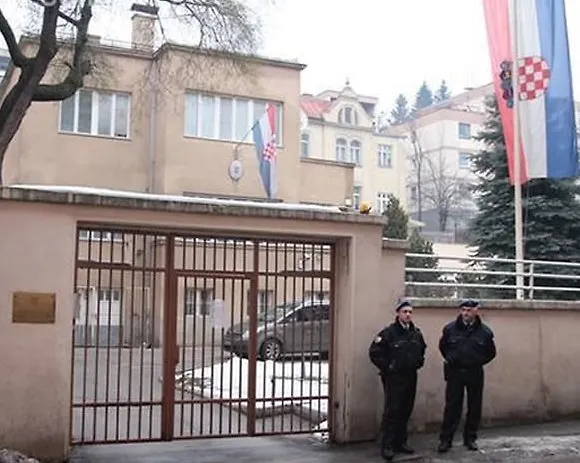 У амбасади Републике Хрватске састанак о мјерама спречавања ширења новог корона вируса