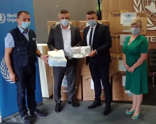 Граничној полицији дониране маске и заштитни визири