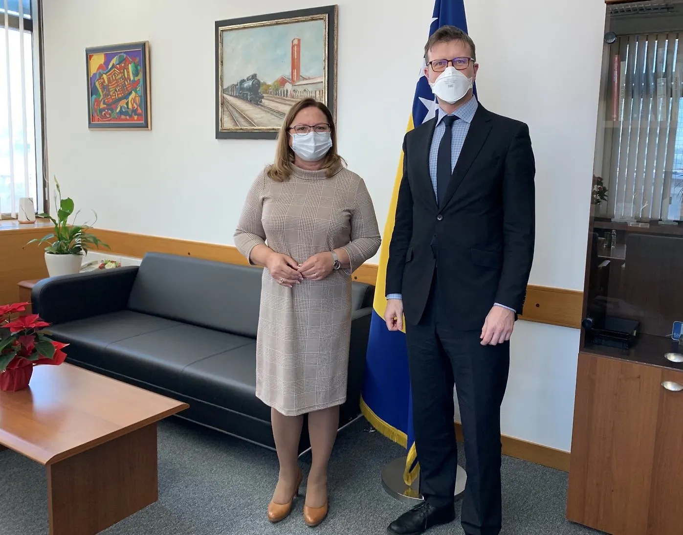 Гилес Портман, директор Одјељења за Европу при Министарству иностраних послова Уједињеног Краљевства и амбасадор Уједињеног краљевства, њ.е. Матју Филд у посјети Министарству цивилних послова БиХ