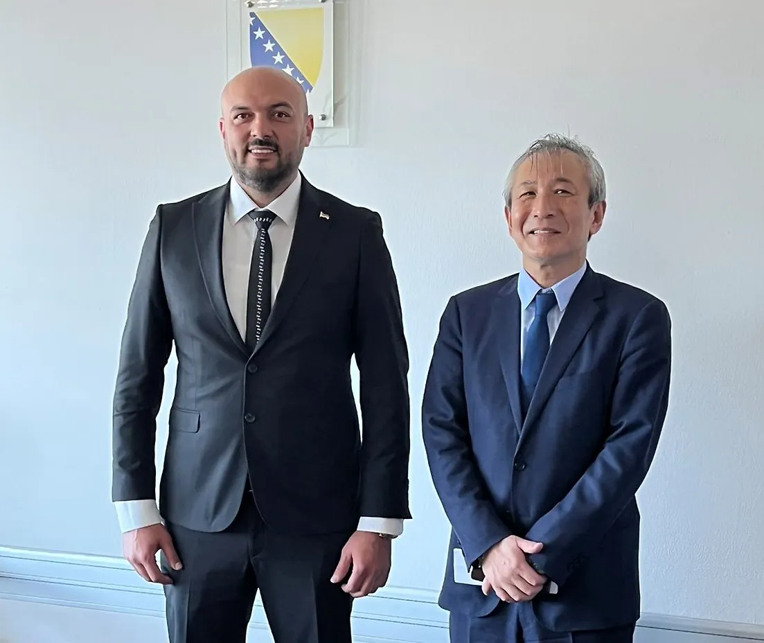 Замјеник министра цивилних послова Синиша Илић разговарао с амбасадором Јапана Макито Итом