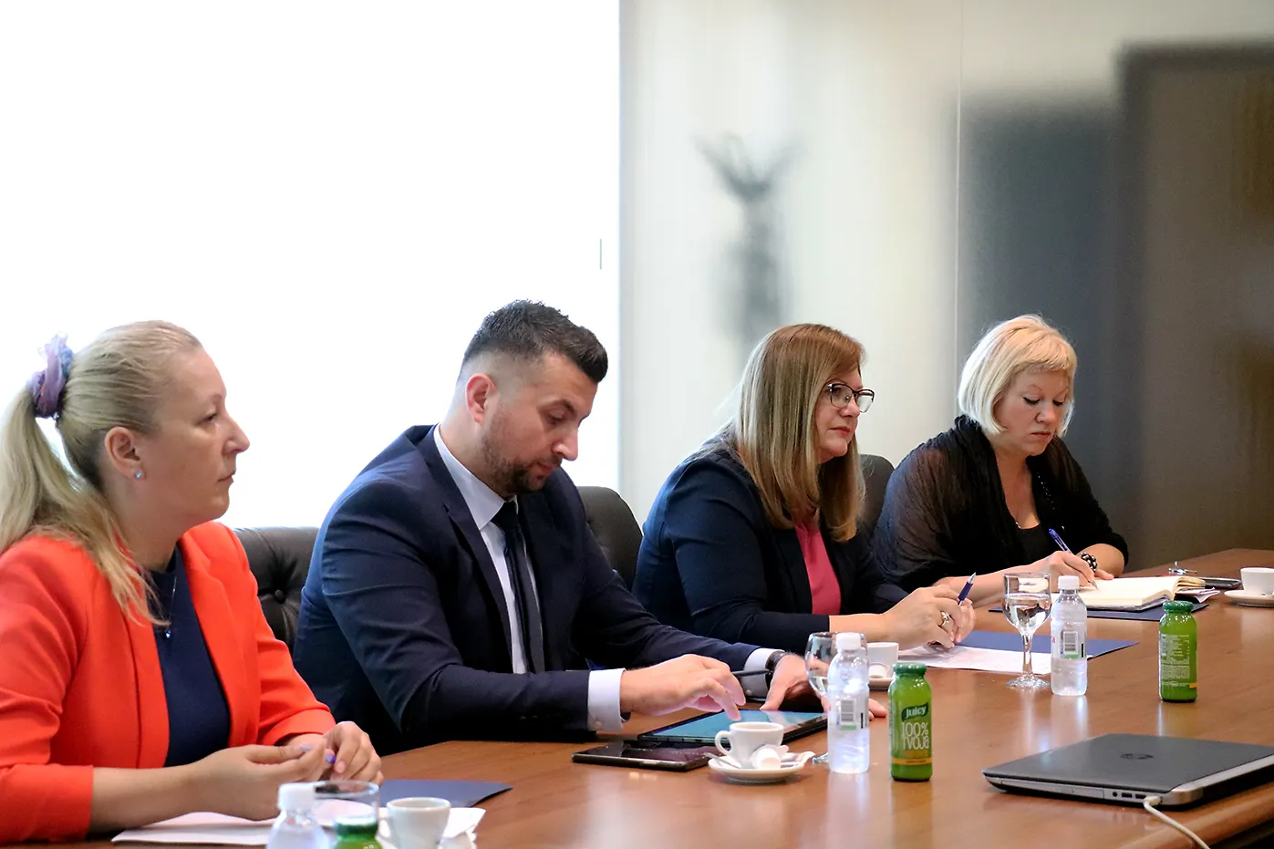 Министарка Гудељевић примила у радну посјету Артура Еркена, директора одјељења за политике и стратегије UNFPA у Њујорку и Јохн Кенеди Мосотиа, представника UNFPA за БиХ