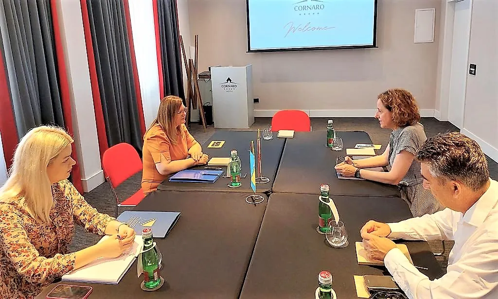 Министарка Гудељевић на састанку са министарком културе и медија Републике Хрватске, Нином Обуљен Коржинек