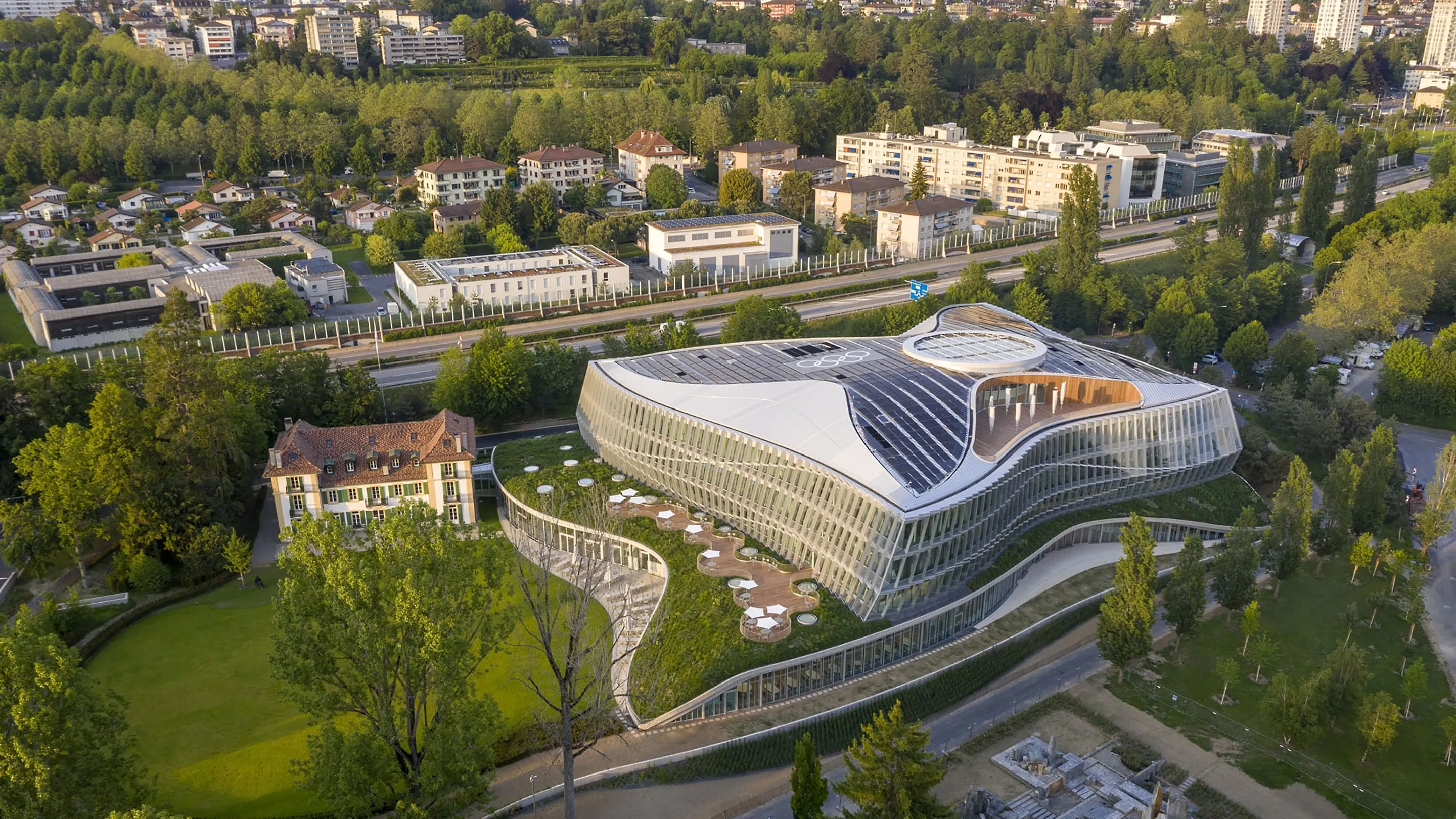 HISTORIJSKA PREKRETNICA: JEDNAK BROJ MUŠKARACA I ŽENA U KOMISIJAMA MOO-A