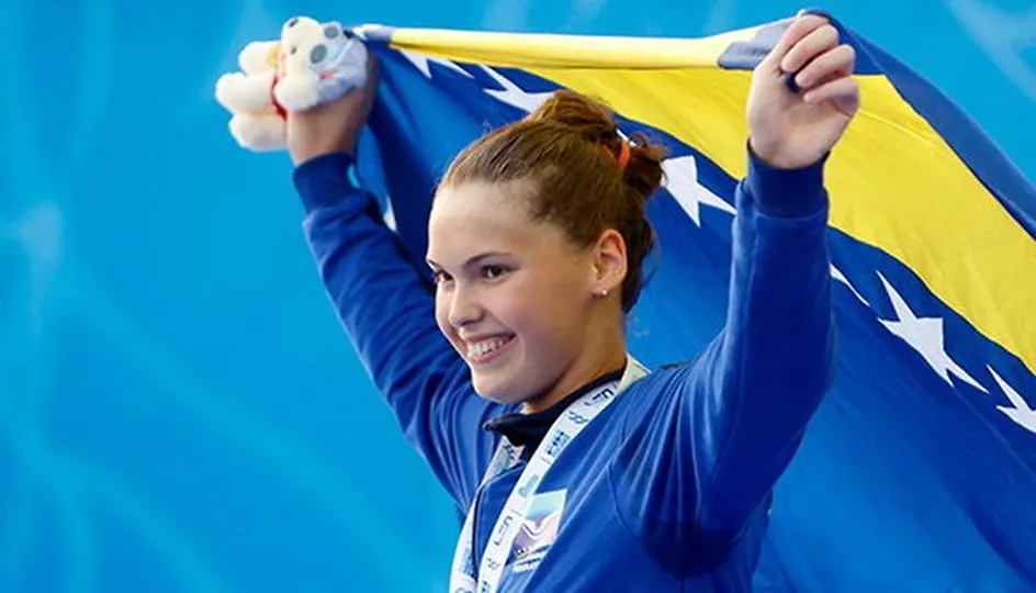 Министарка Дубравка Бошњак честитала Лани Пудар освојене три титуле европске јуниорске првакиње