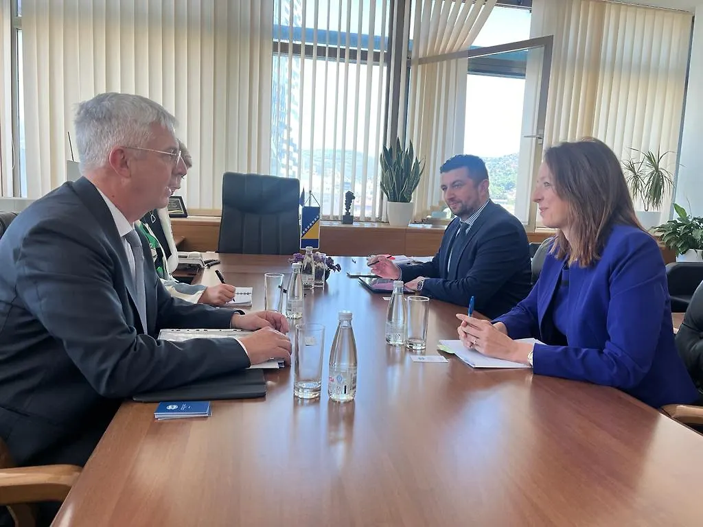 Министарка Дубравка Бошњак разговарала са замјеником извршног директора ММФ-а Луком Дресеом 