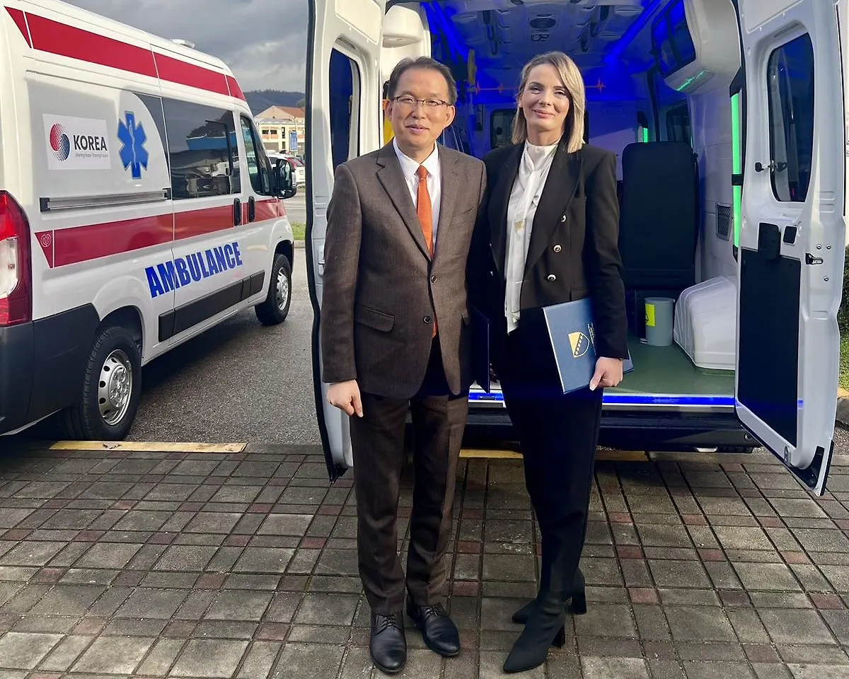 У Бањалуци одржана примопредаја амбулантних возила, донација Републике Кореје 