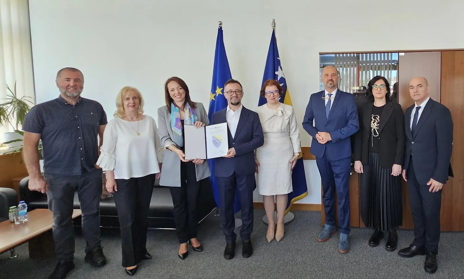 Министарка Дубравка Бошњак уручила професору Харису Мемишевићу Државну награду за науку за успјехе на међународном плану за 2023.