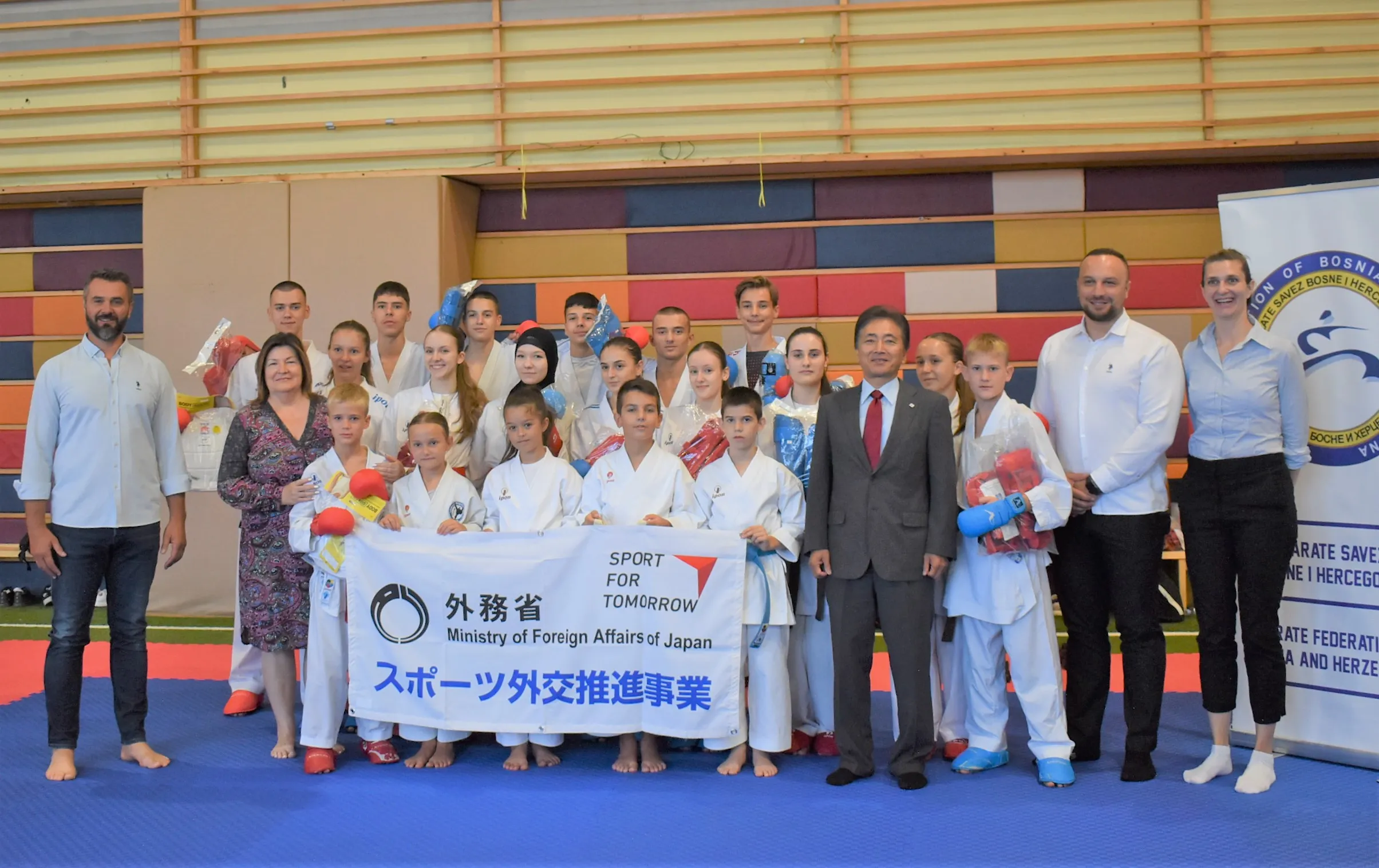 Karate savez Japana donirao sportsku opremu Karate savezu BiH