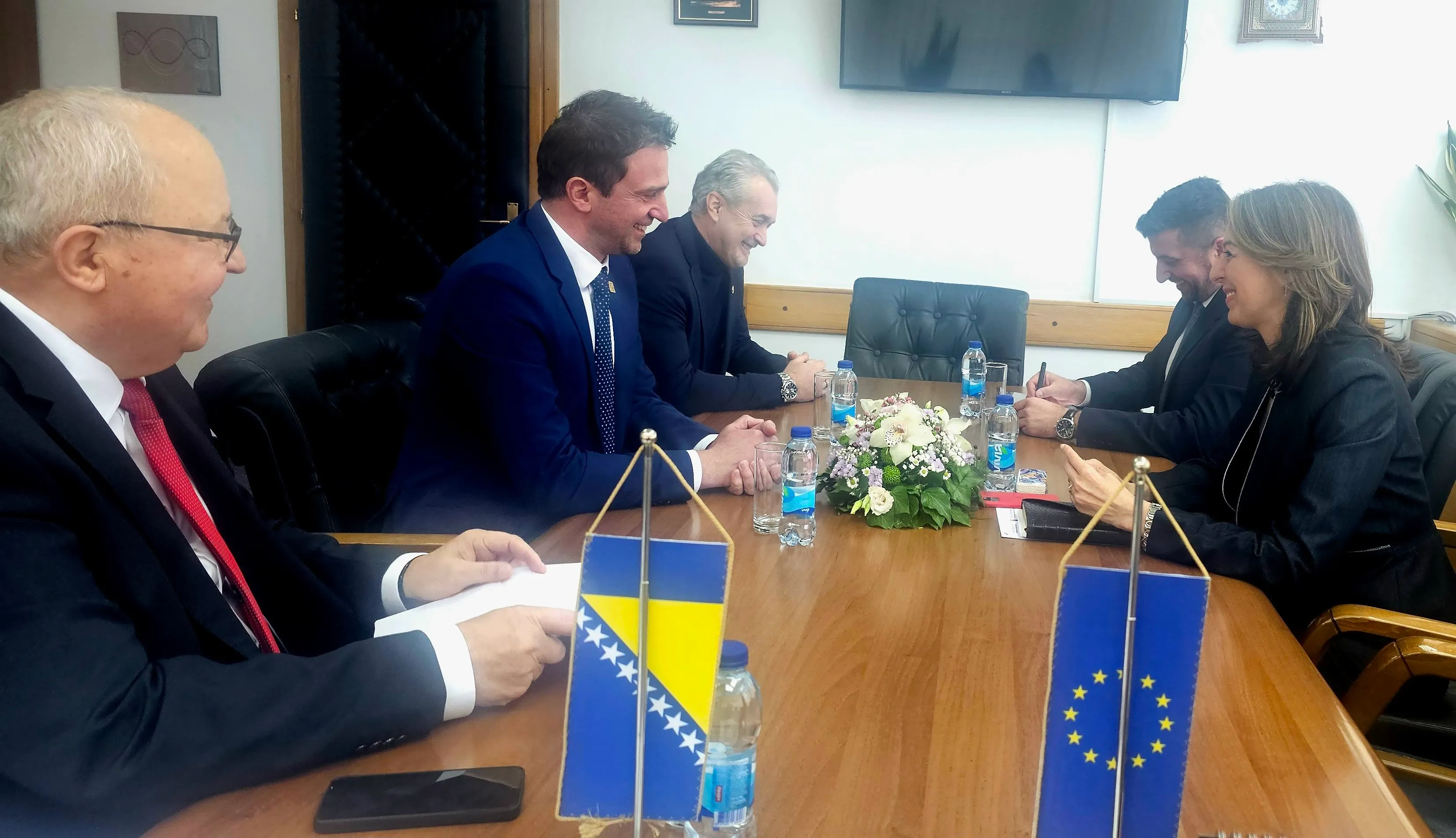 Ministrica Bošnjak ugostila novoizabranog predsjednika Evropske odbojkaške konfederacije Roka Sikirića 
