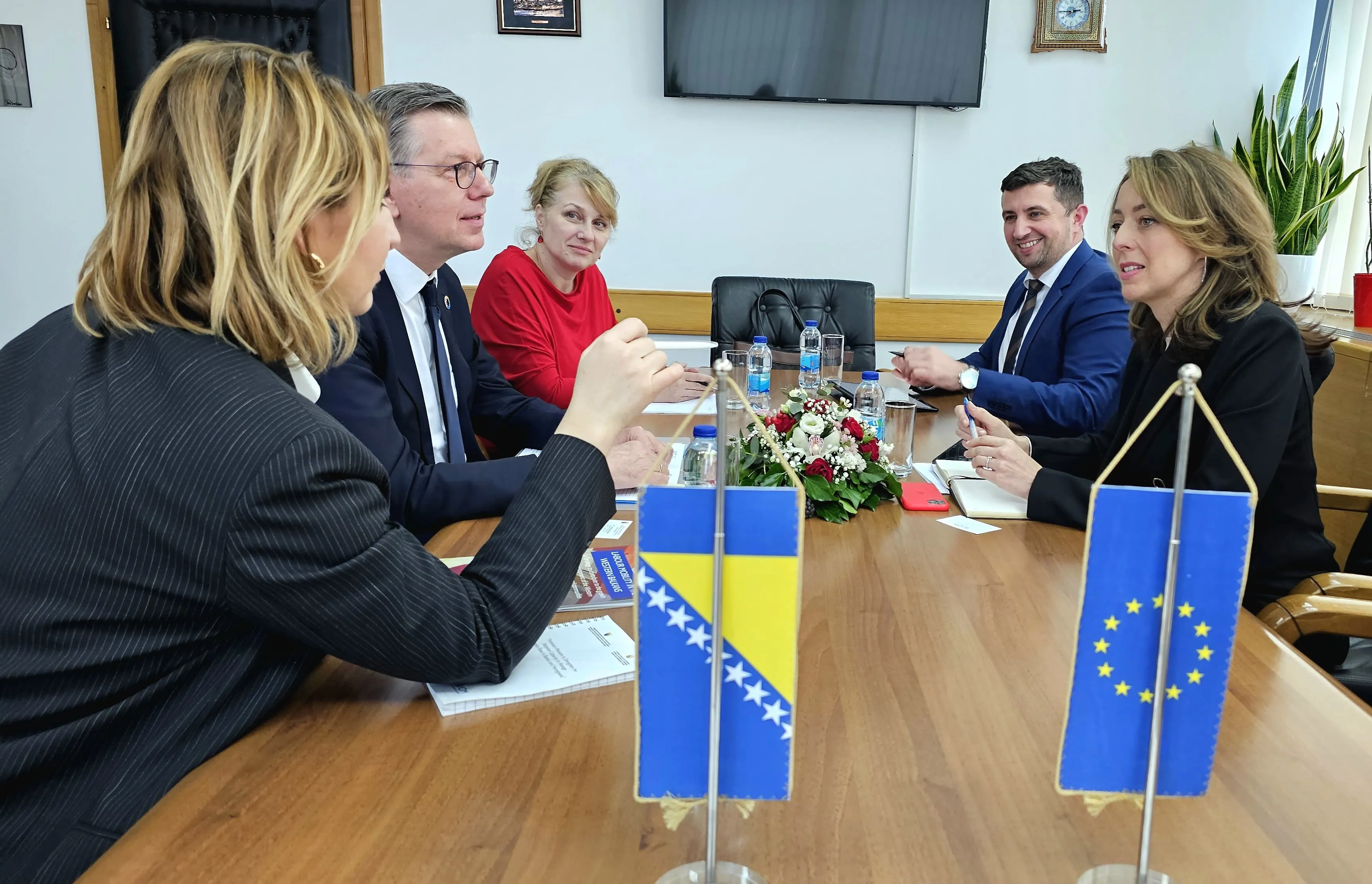 Ministrica Bošnjak s direktorom IOM-a za Evropu i centralnu Aziju Arthurom Erkenom i šeficom Ureda IOM-a u BiH Laurom Lungarotti