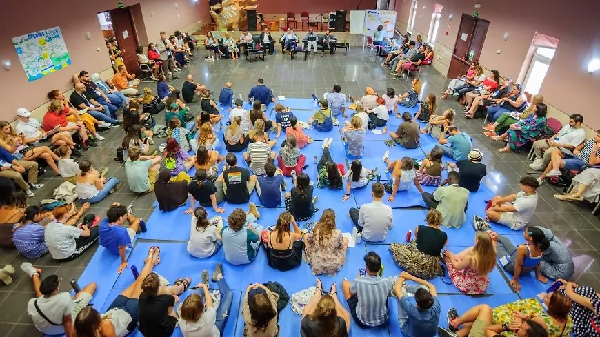 Позив за пријаву партнера за Универзитет о младима и развоју (УYД) за 2025. годину