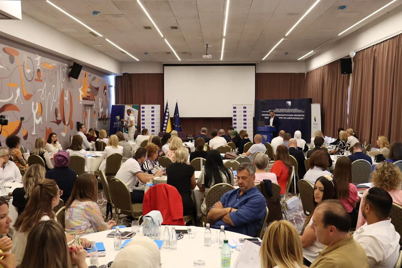 Predstavnici Ministarstva sudjelovali na konferenciji o jačanju hraniteljstva u Federaciji BiH