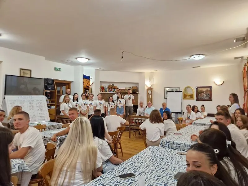 Predstavnici Ministarstva civilnih poslova podržali mlade na Ljetnom kampu Crvenog krsta/križa na Igmanu