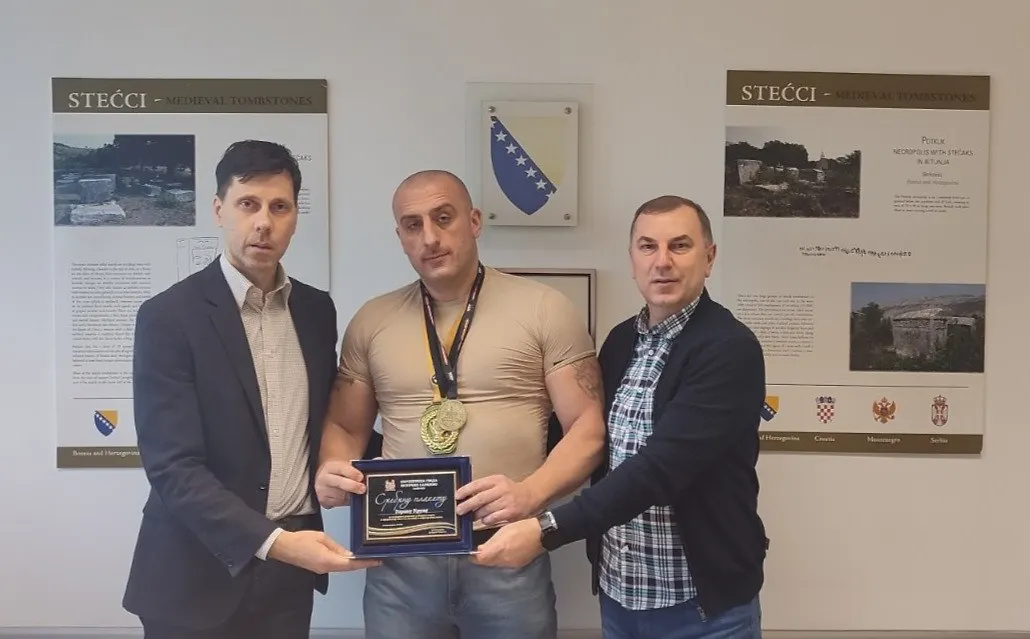 Održan sastanak sa svjetskim prvakom u dizanju tegova Goranom Kruljom