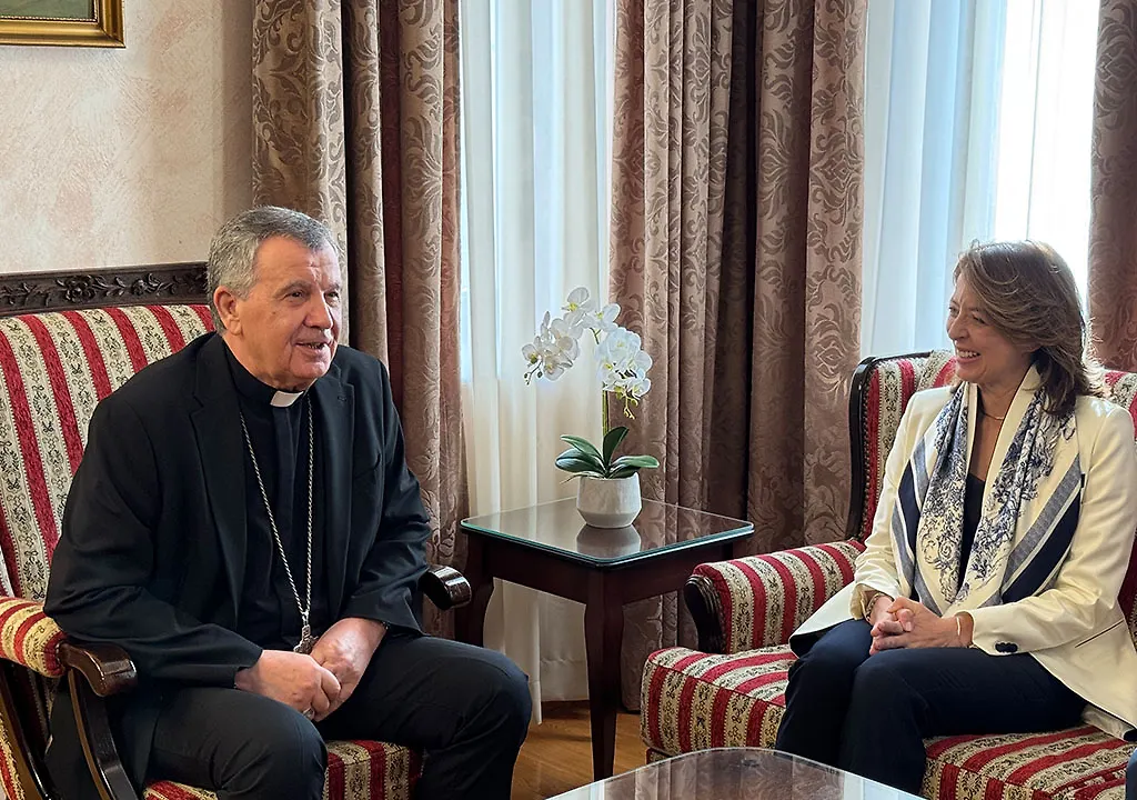 Vrhbosanski nadbiskup Vukšić potpisao donorsku karticu 