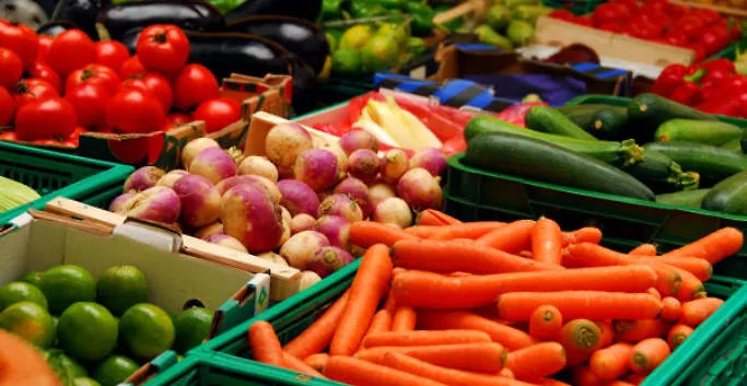 FRUIT & VEGE